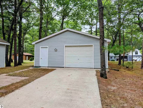 Exterior - 5430 E 9th St, Au Gres, MI 48703 photo 10 of 16