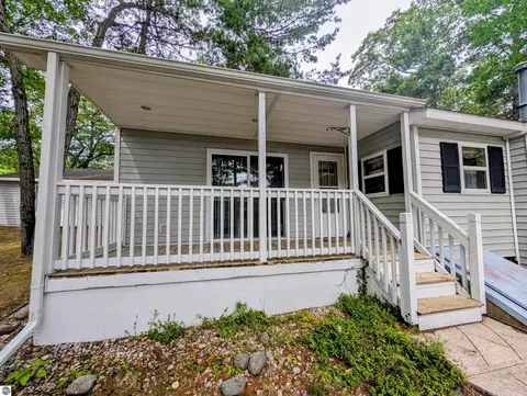 Exterior - 5430 E 9th St, Au Gres, MI 48703 photo 5 of 16