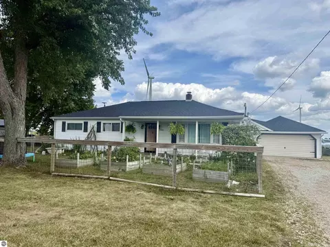 5380 N Baldwin Rd, Saint Louis, MI 48880