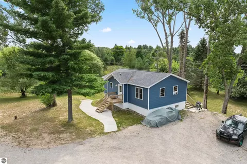 7228 S M-88, Bellaire, MI 49615