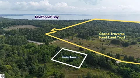 7801 S West Bay Shore Dr, Northport, MI 49670