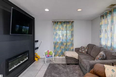 Living - 8224 S Schomberg Rd, Cedar, MI 49621 photo 2 of 4