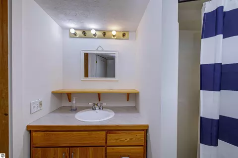 Bath - 8224 S Schomberg Rd, Cedar, MI 49621 photo 3 of 3