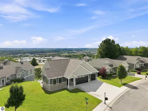 4186 Aquila Ct, Traverse City, MI 49684