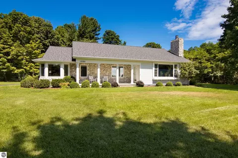 12395 E Woolsey Lake Rd, Northport, MI 49670