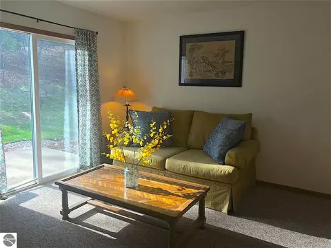 3811 Vale Dr, Traverse City, MI 49686
