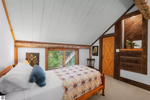 Bedroom - 6020 E Hackett Dr, Cedar, MI 49621 photo 8 of 9
