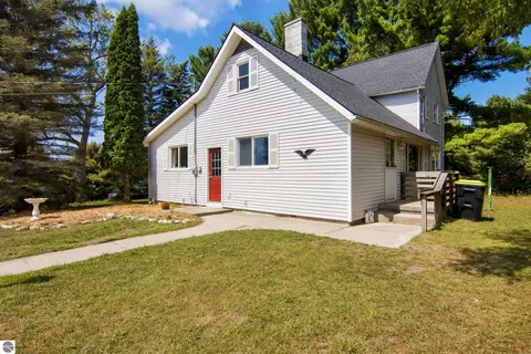 7726 Peebles Rd, Central Lake, MI 49622