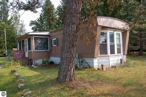 6208 W Broadway St, Lake City, MI 49651