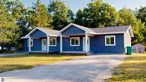 447-449 S Main St, Roscommon, MI 48653