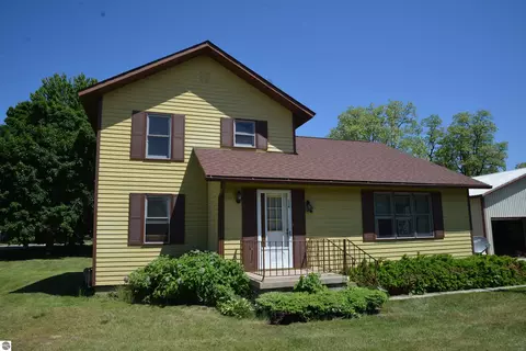 Exterior - 114 W Second St, Elk Rapids, MI 49629 photo 2 of 4