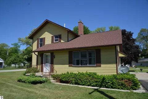 Exterior - 114 W Second St, Elk Rapids, MI 49629 photo 1 of 4