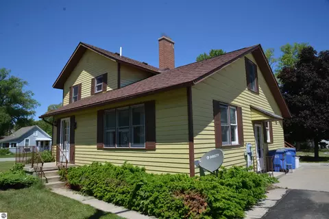 114 W Second St, Elk Rapids, MI 49629