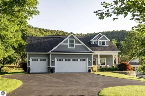 10505 W Pitch Apple Ln, Empire, MI 49630