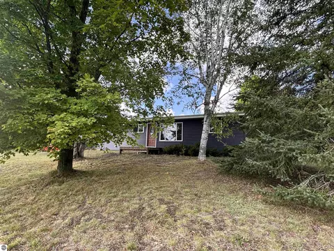 6105 Meyers Rd, Kalkaska, MI 49646