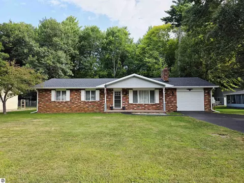 409 Airport Rd, East Tawas, MI 48730