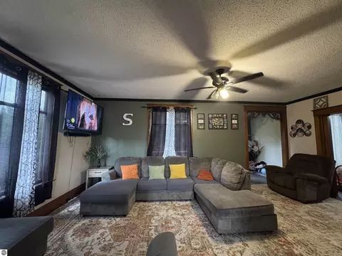 Living - 7146 River Rd, Evart, MI 49631 photo 3 of 5