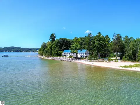 3729 S Lee Point Rd, Suttons Bay, MI 49682