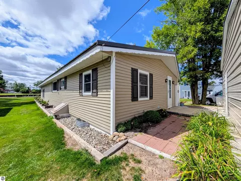 Exterior - 1656 Riverside Dr, Au Gres, MI 48703 photo 6 of 10