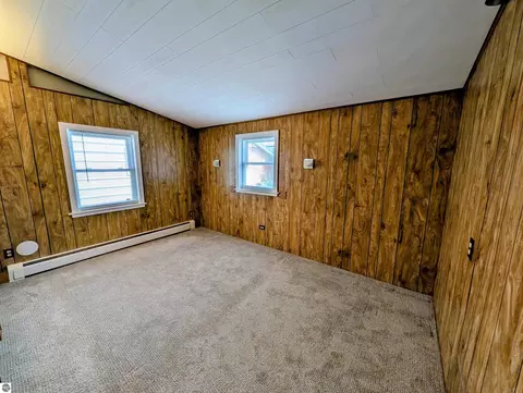 Bedroom - 1656 Riverside Dr, Au Gres, MI 48703 photo 4 of 6