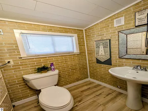 Bath - 1656 Riverside Dr, Au Gres, MI 48703 photo 3 of 3