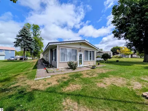 Exterior - 1656 Riverside Dr, Au Gres, MI 48703 photo 5 of 10