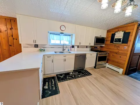 Kitchen - 1656 Riverside Dr, Au Gres, MI 48703 photo 2 of 7