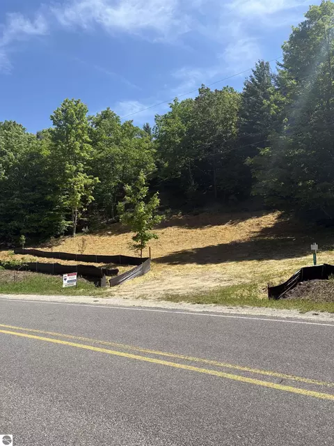 Unit 6 E Hoxie Road, Cedar, MI 49621 photo 14