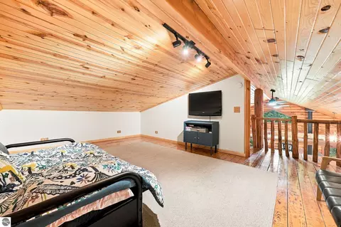 Bedroom - 2085 E Mannsiding Rd, Harrison, MI 48625 photo 3 of 9