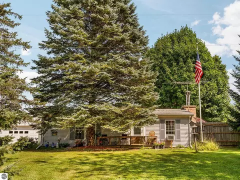 8645 Rahe Rd, Kingsley, MI 49649