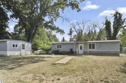 Exterior - 5447 76th St, Baldwin, MI 49304 photo 5 of 15
