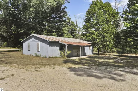 Exterior - 5447 76th St, Baldwin, MI 49304 photo 4 of 15