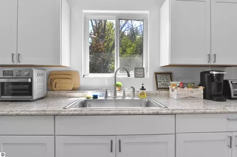 Kitchen - 5447 76th St, Baldwin, MI 49304 photo 3 of 4