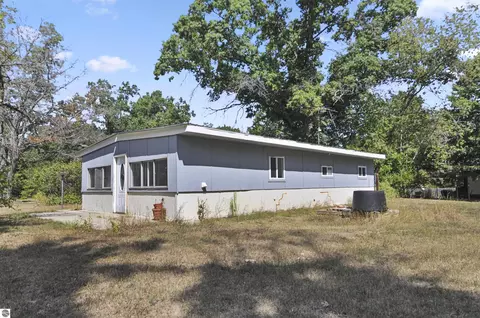 Exterior - 5447 76th St, Baldwin, MI 49304 photo 9 of 15