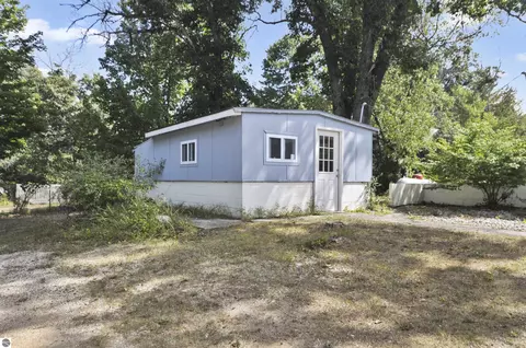 Exterior - 5447 76th St, Baldwin, MI 49304 photo 3 of 15
