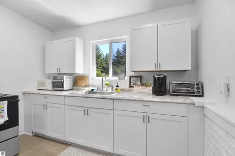 Kitchen - 5447 76th St, Baldwin, MI 49304 photo 2 of 4