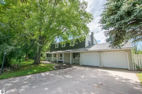 8282 S Center Hwy, Traverse City, MI 49684