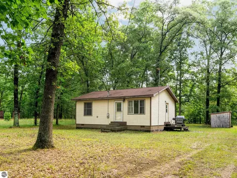 3815 Joseph St, Wellston, MI 49689
