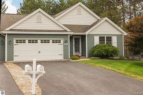 5215 Lone Beech Dr, Traverse City, MI 49685