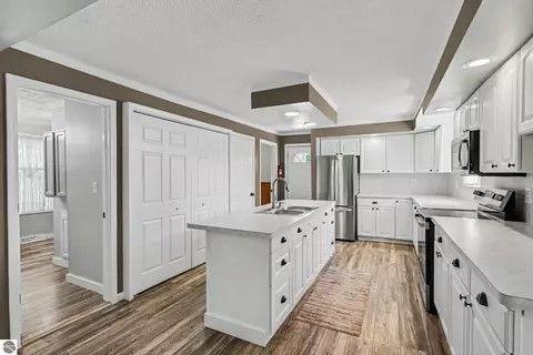 Kitchen - 5387 E M-55, Hale, MI 48739 photo 1 of 3