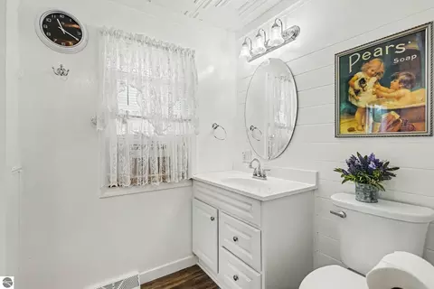 Bath - 5387 E M-55, Hale, MI 48739 photo 2 of 4