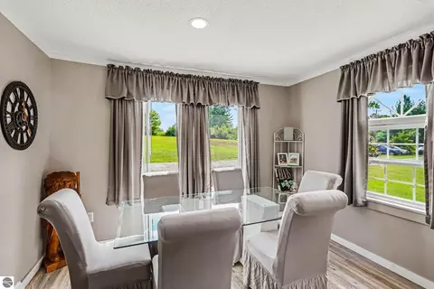 Dining - 5387 E M-55, Hale, MI 48739 photo 1 of 1