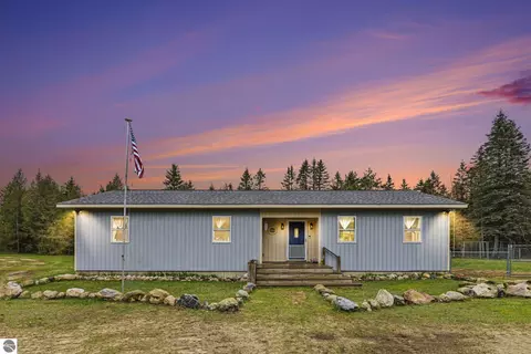 11675 SW Coster Rd, Fife Lake, MI 49633