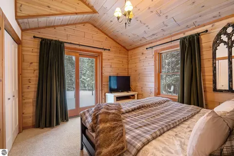Bedroom - 1133 W Thumb Lake Rd, Vanderbilt, MI 49795 photo 1 of 3