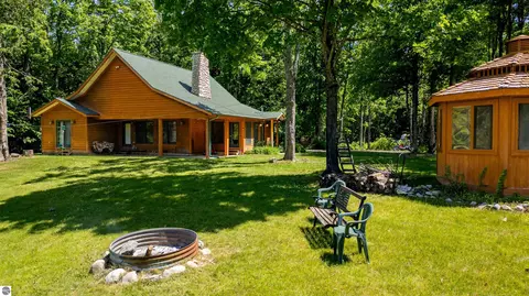 Exterior - 1133 W Thumb Lake Rd, Vanderbilt, MI 49795 photo 2 of 16