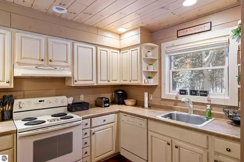 Kitchen - 1133 W Thumb Lake Rd, Vanderbilt, MI 49795 photo 1 of 4