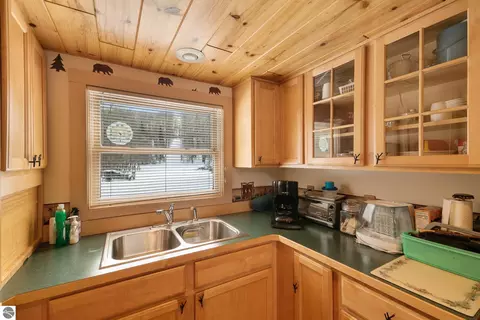 Kitchen - 1133 W Thumb Lake Rd, Vanderbilt, MI 49795 photo 4 of 4