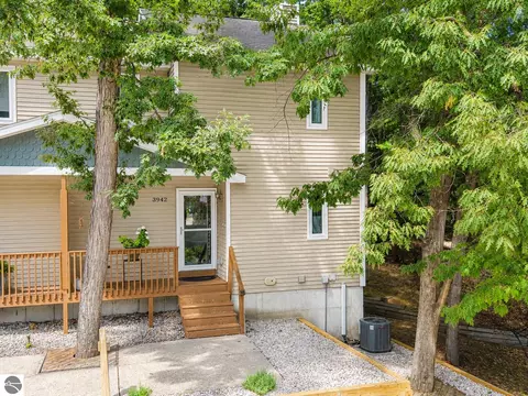 3942 Sherwood Forest Dr, Traverse City, MI 49686