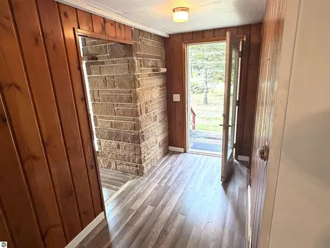Entry Way - 9526 W Monroe, Elwell, MI 48832 photo 3 of 4