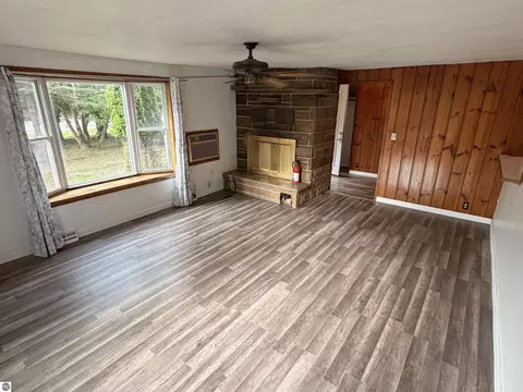 Living - 9526 W Monroe, Elwell, MI 48832 photo 3 of 6
